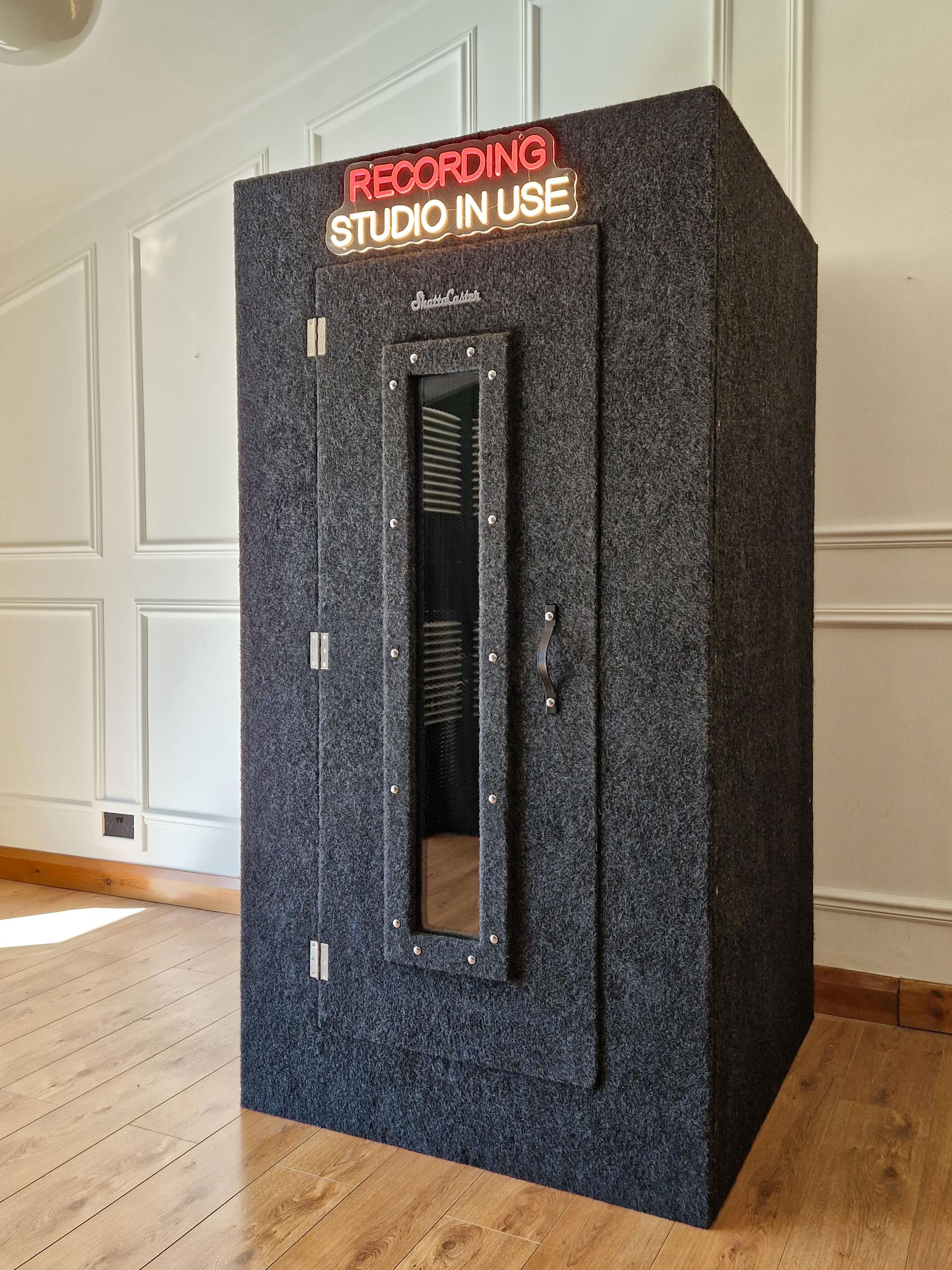 ShattaCaster Pro Audio Voice Recording Booth