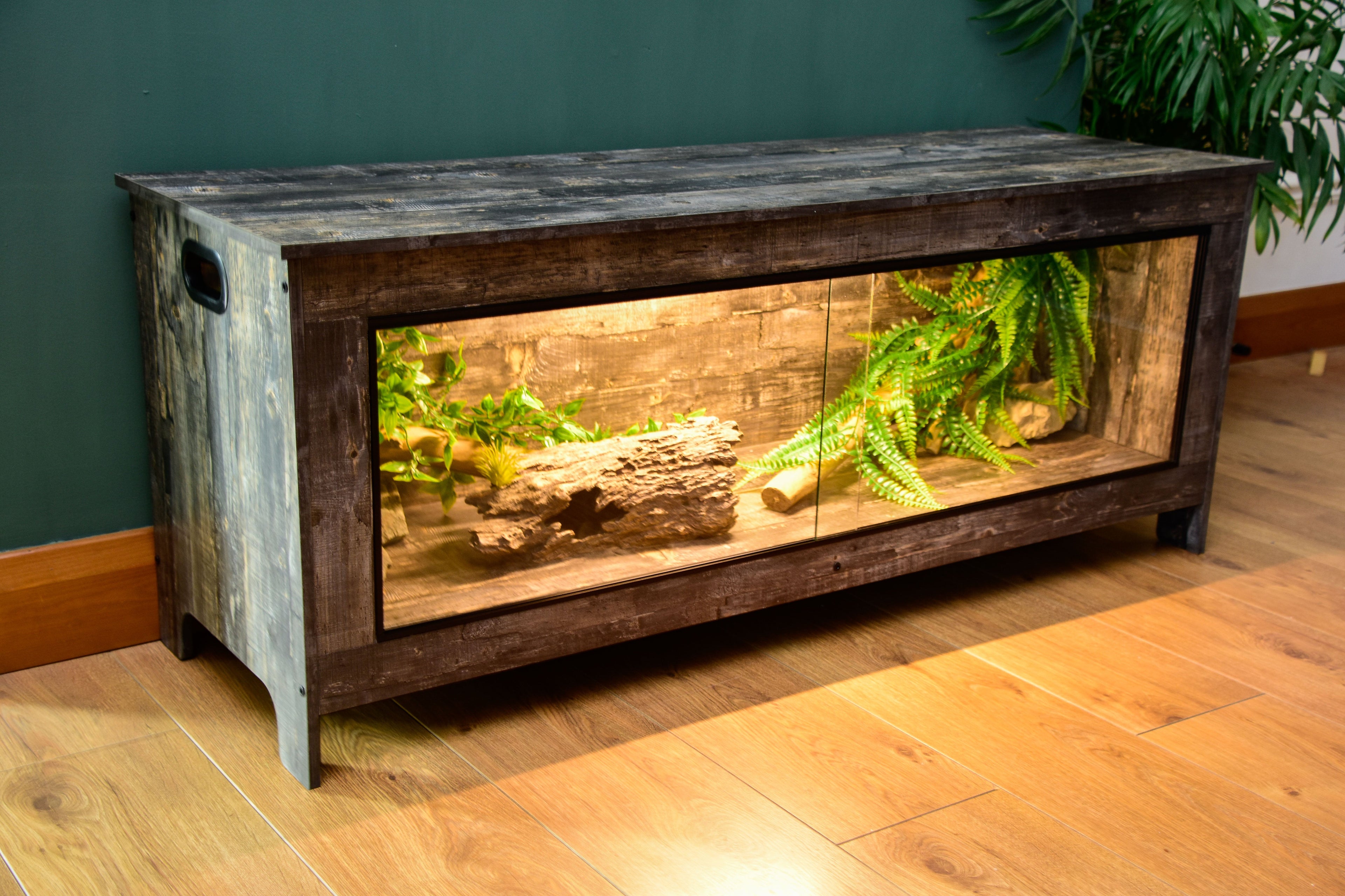 Distressed wood vivarium close-up of wood grain finish