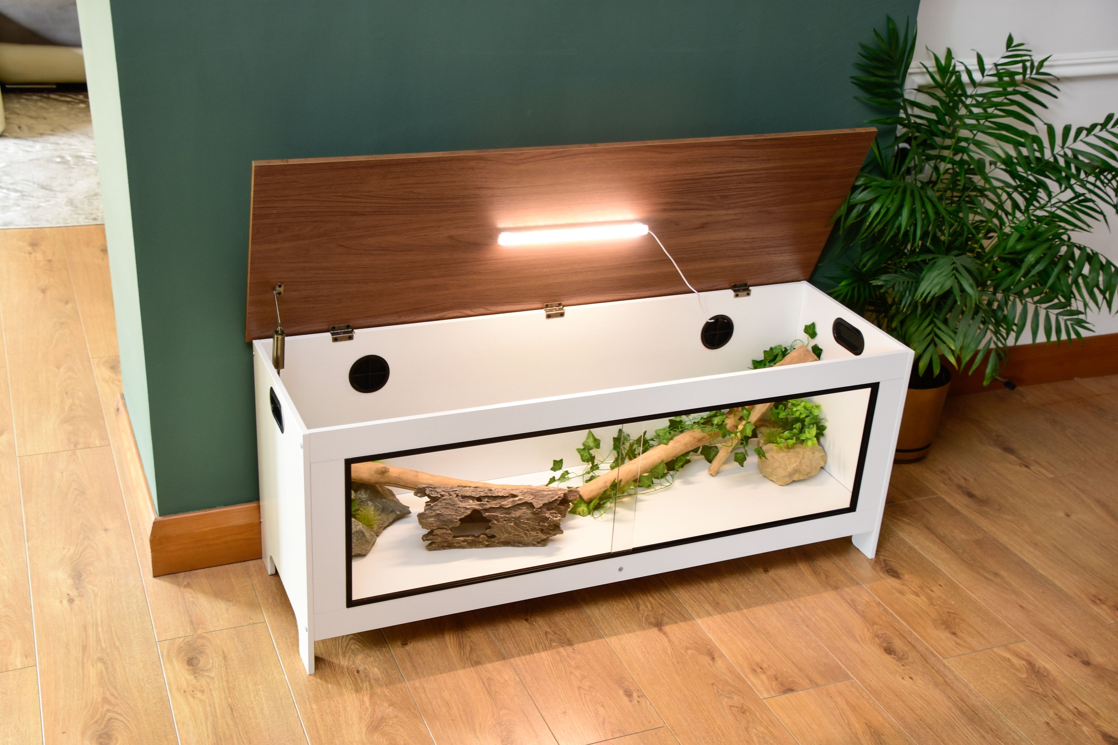 White 4ft Vivarium & Tortoise Enclosure with Wood Effect Lid